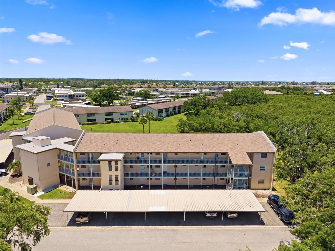 5245 Amulet Dr. #306, New Port Richey, FL 34652