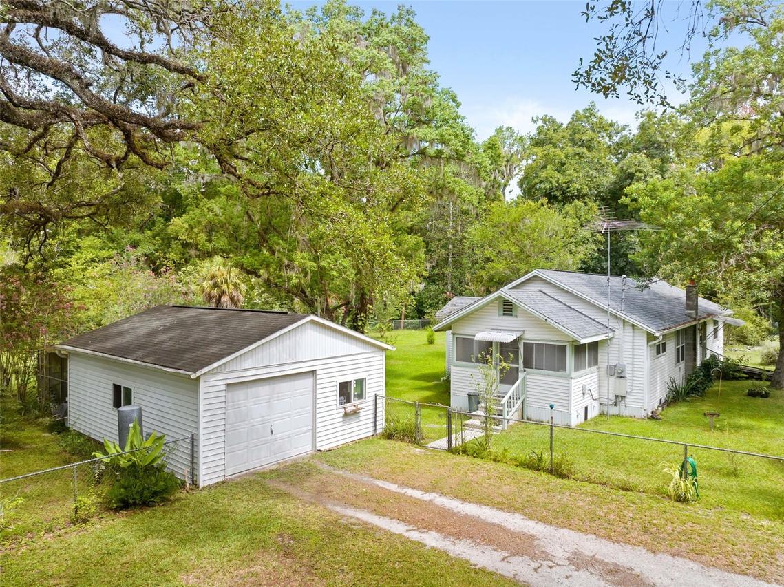 8511 Hillcrest Dr., Brooksville, FL 34601