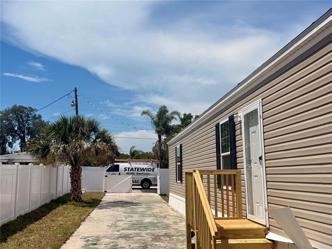 9024 Kosimo St., New Port Richey, FL 34654
