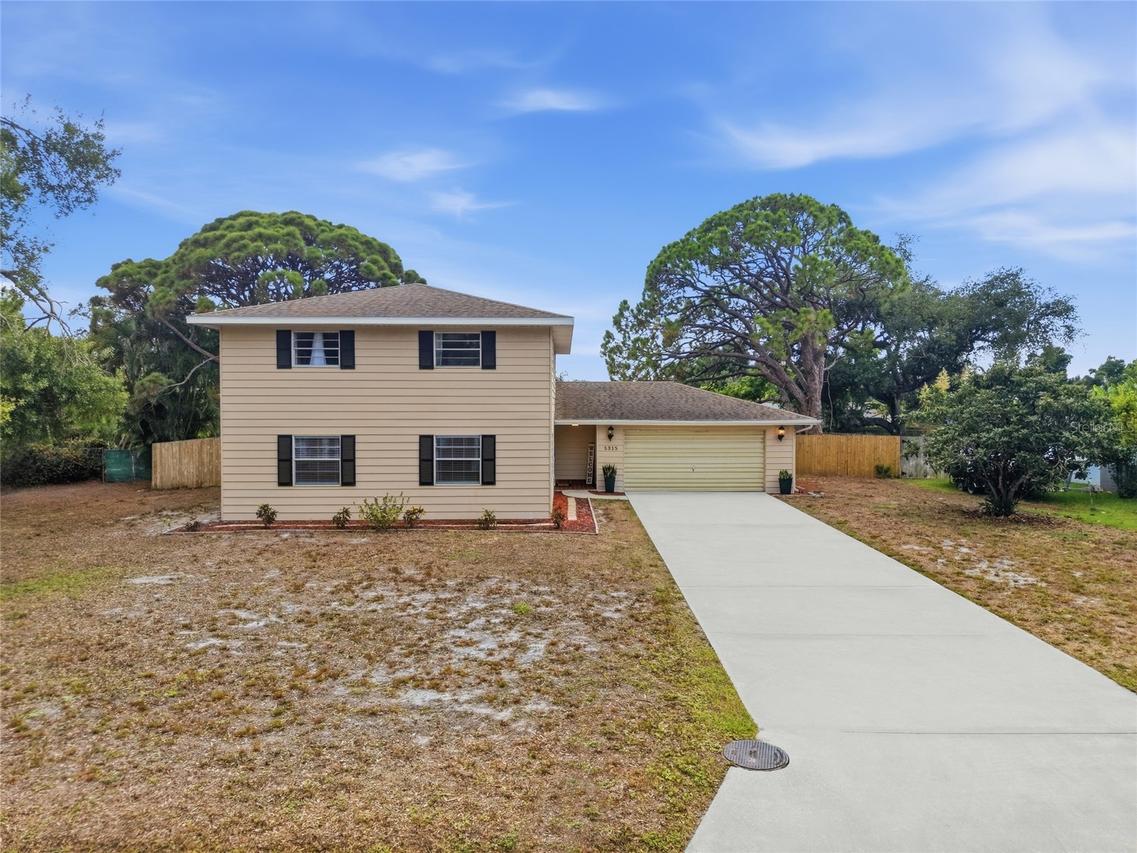5315 9th Avenue Dr., Bradenton, FL 34209