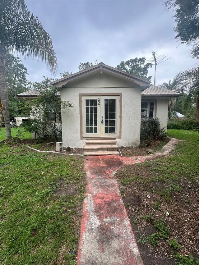 237 Broad St., Masaryktown, FL 34604