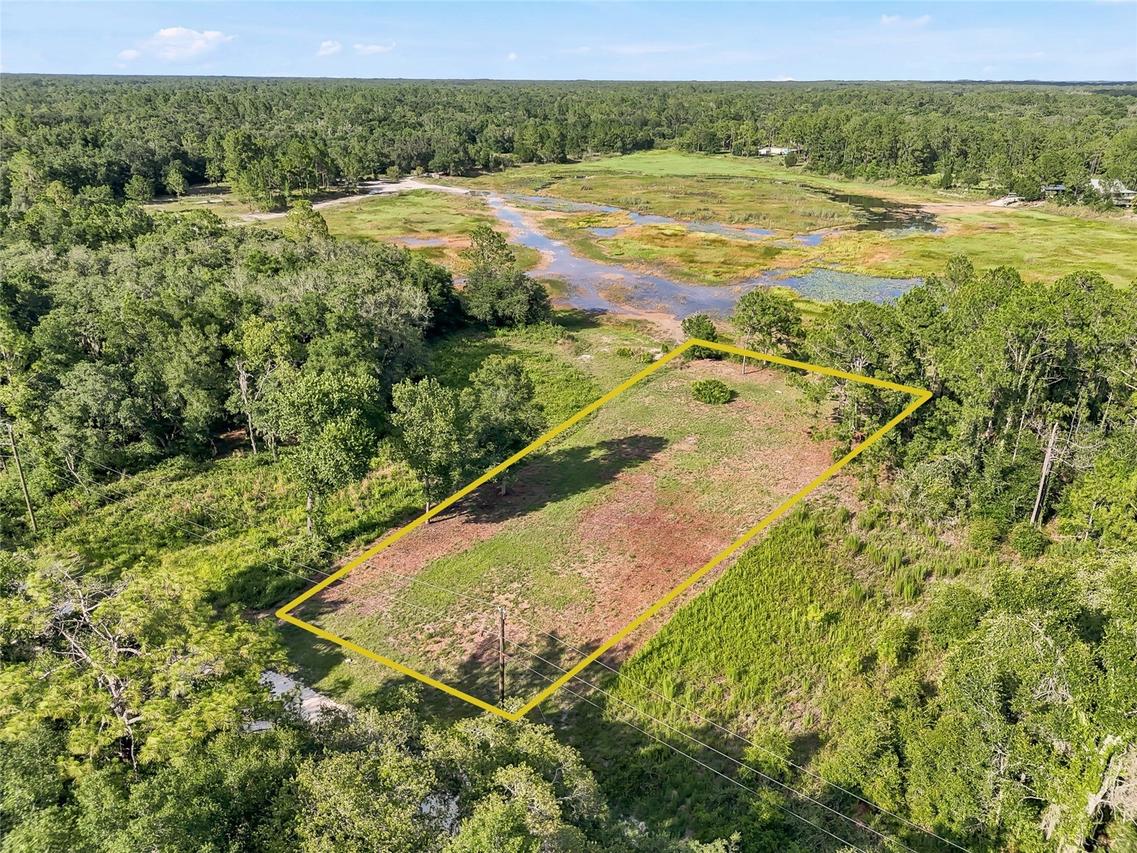 100 Berryhill Dr., Webster, FL 33597