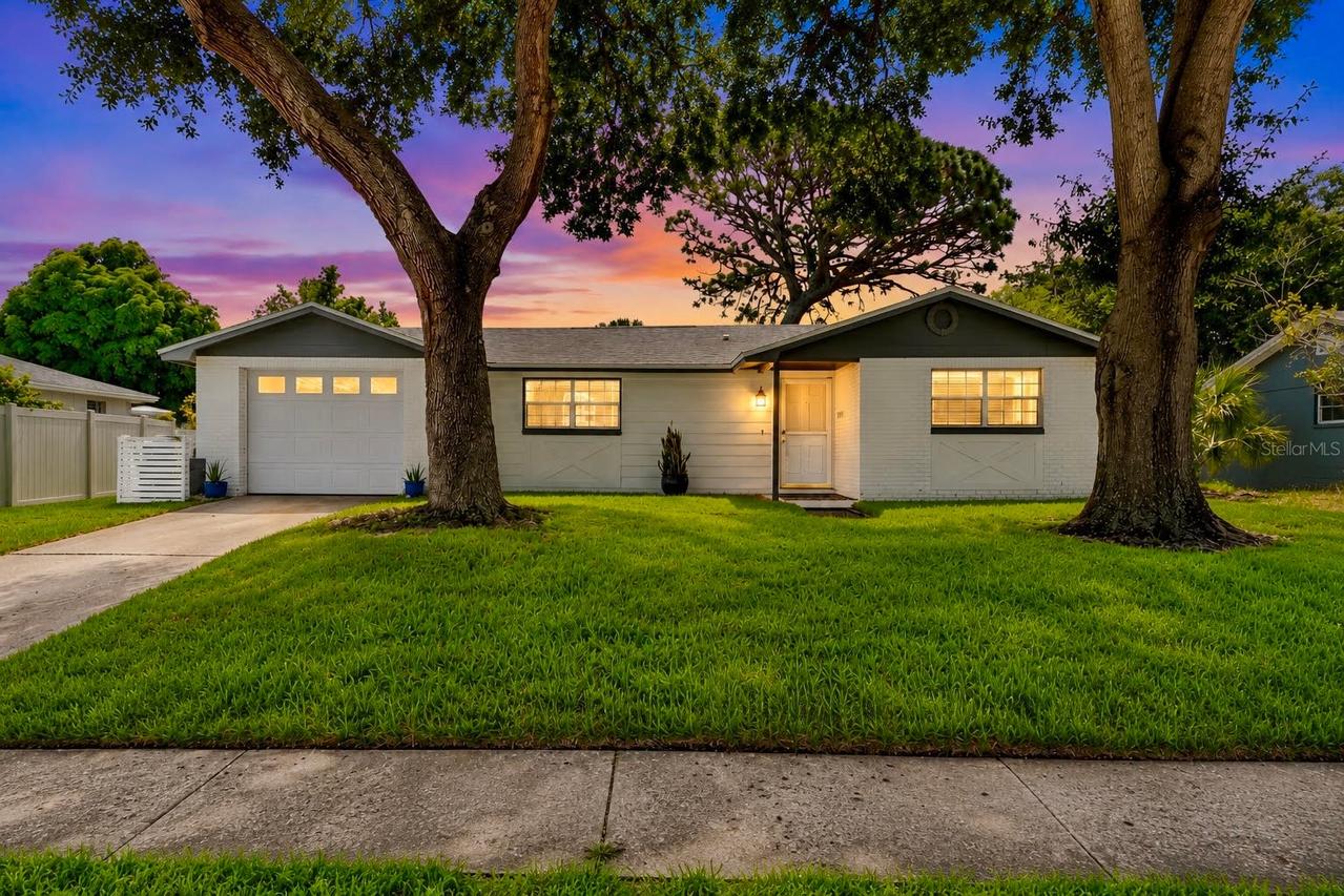 919 Peninsula Rd., Tarpon Springs, FL 34689