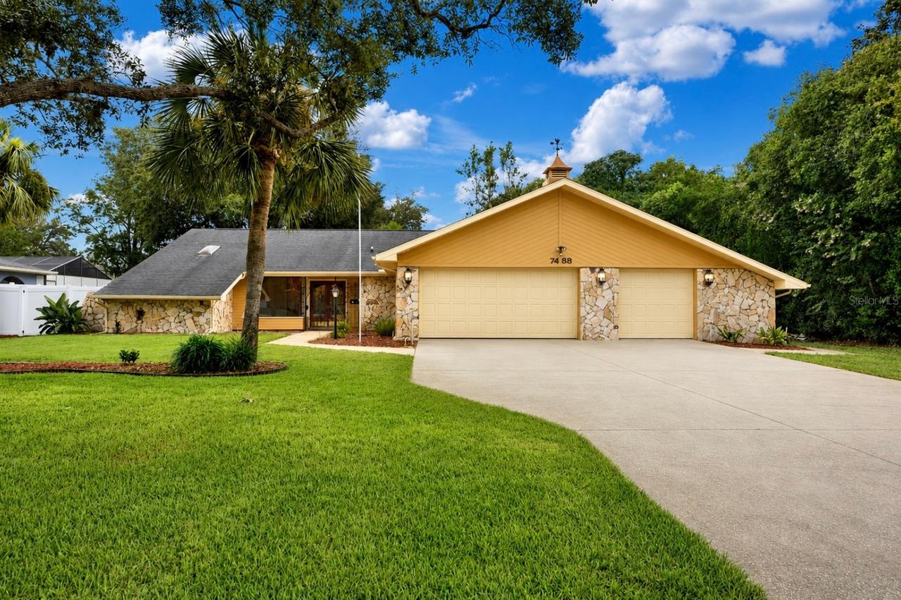 7488 River Country Dr., Weeki Wachee, FL 34607