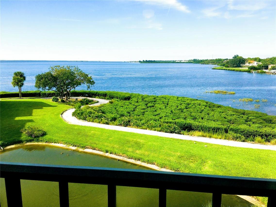 243 Mariner Dr., Tarpon Springs, FL 34689