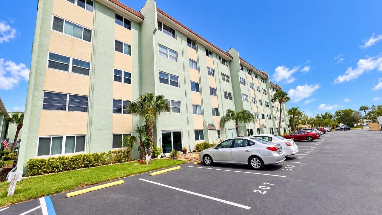 801 83rd Ave. #114, St Petersburg, FL 33702