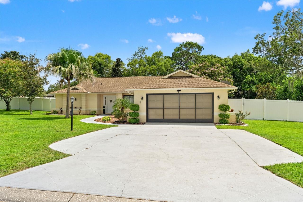 11201 Rainbow Woods Loop, Spring Hill, FL 34609