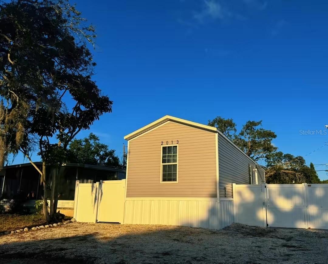 2013 Kepner Dr., Holiday, FL 34691