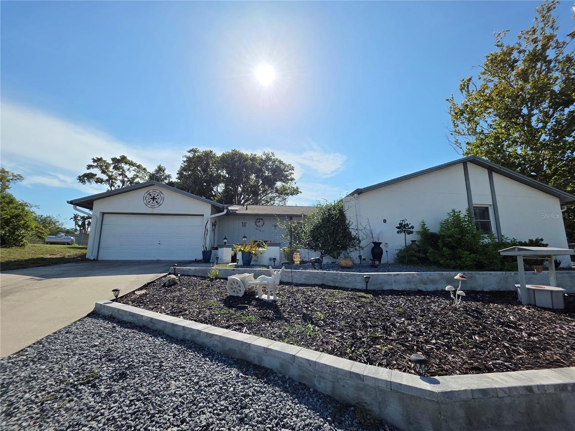 9040 Bay Dr., Spring Hill, FL 34606