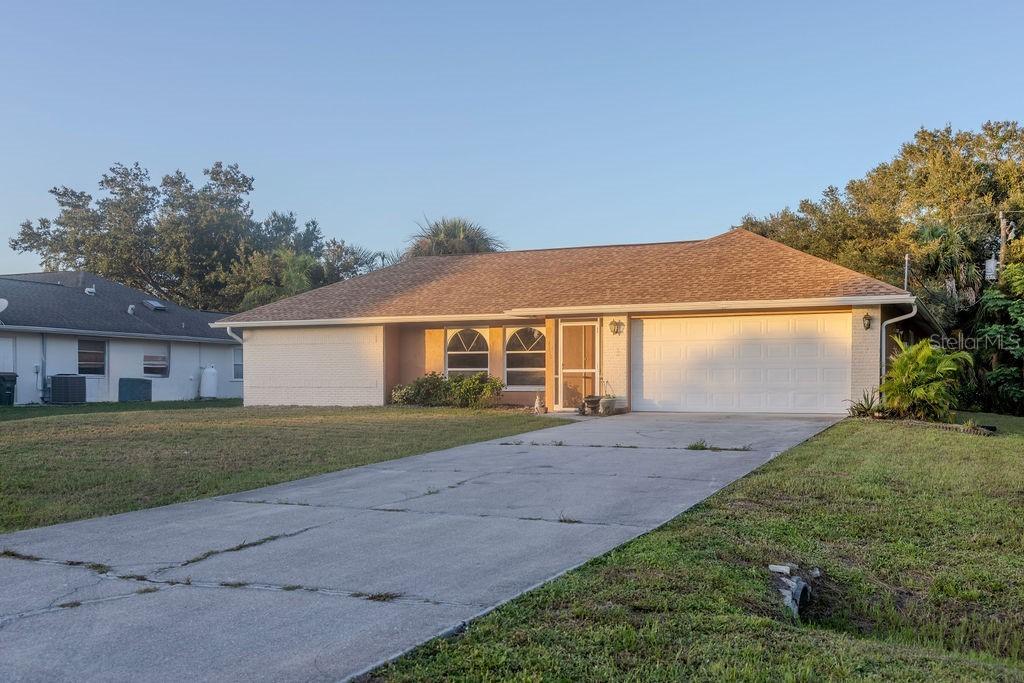1570 S Biscayne Dr., North Port, FL 34287