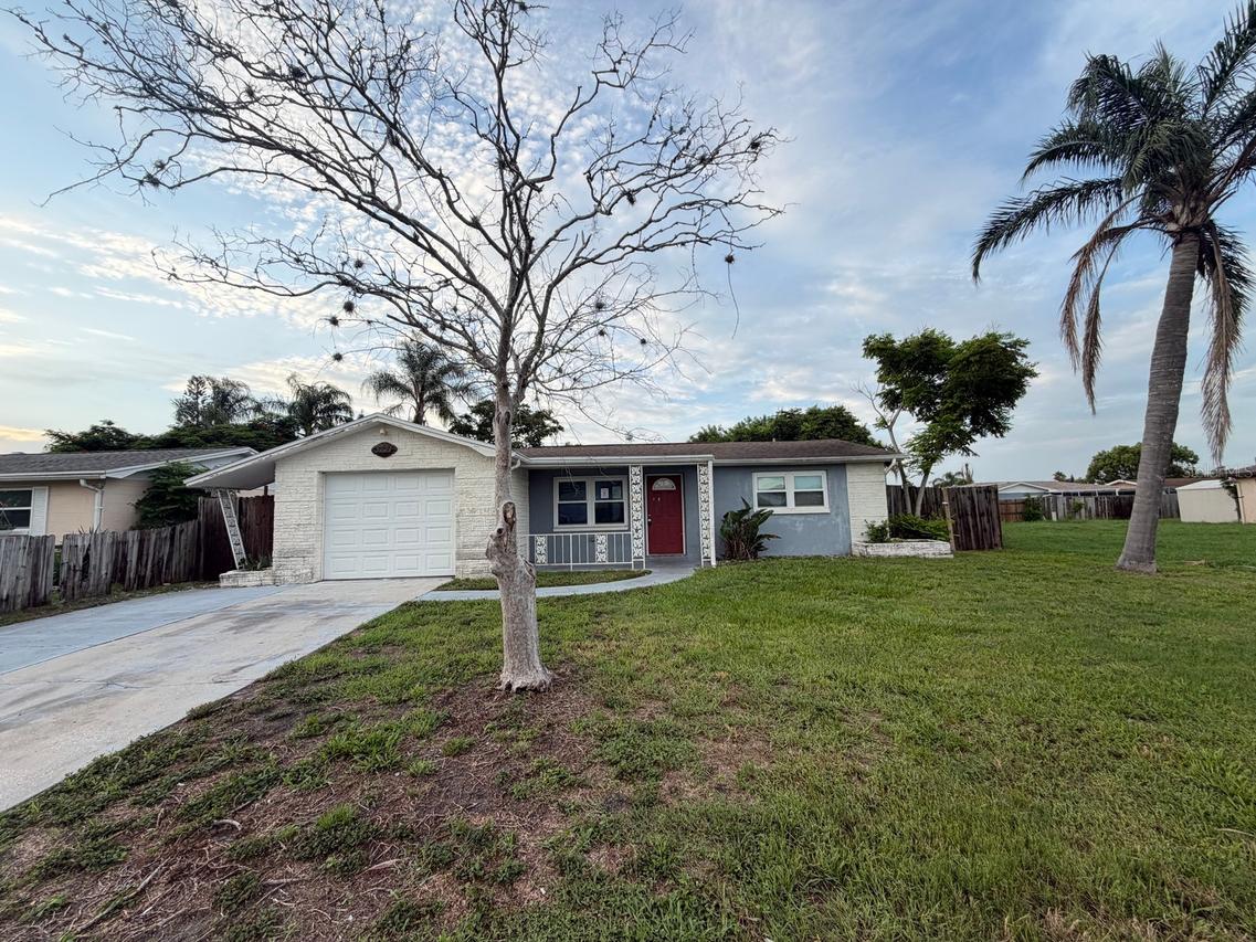 3221 Roxbury Dr., Holiday, FL 34691