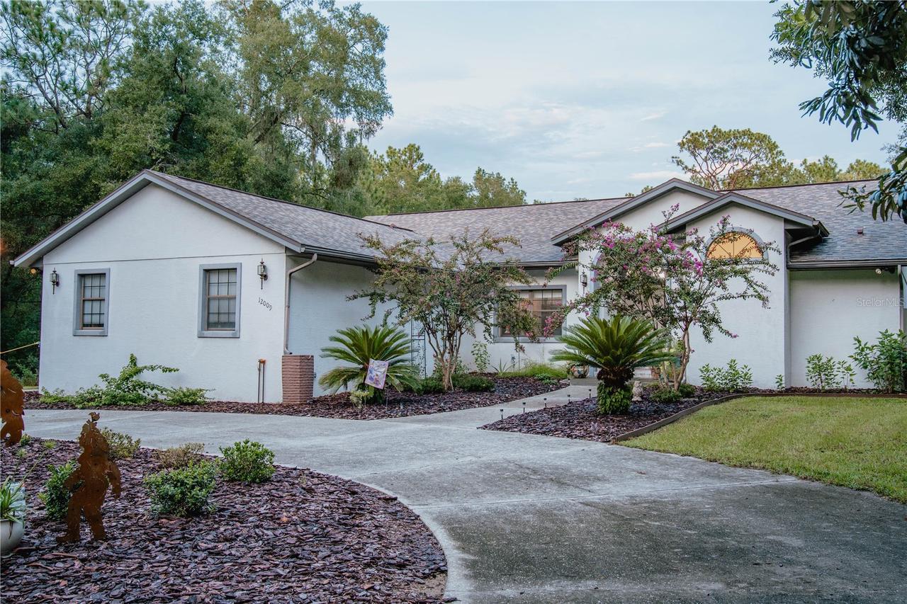 12009 S Daffodil Point, Floral City, FL 34436