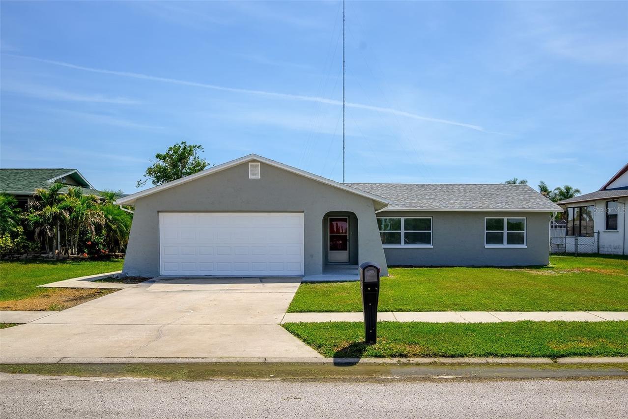 3132 Jackson Dr., Holiday, FL 34691