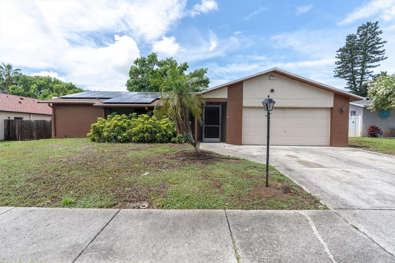 914 Harbor Cir., Palm Harbor, FL 34683