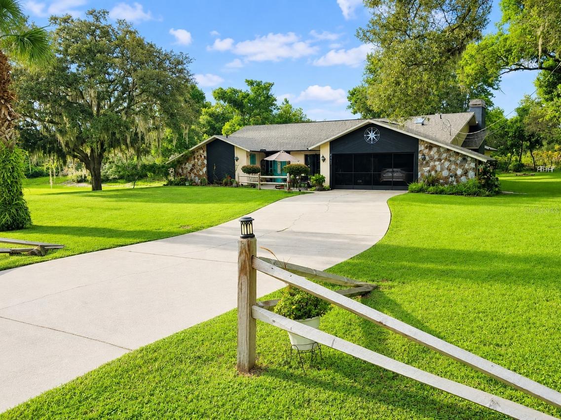 8057 Delaware Dr., Weeki Wachee, FL 34607