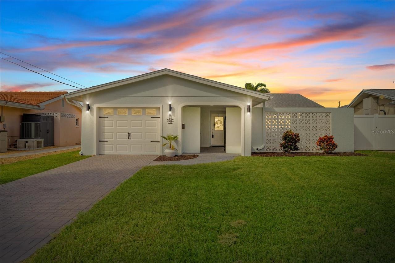 3961 Headsail Dr., New Port Richey, FL 34652