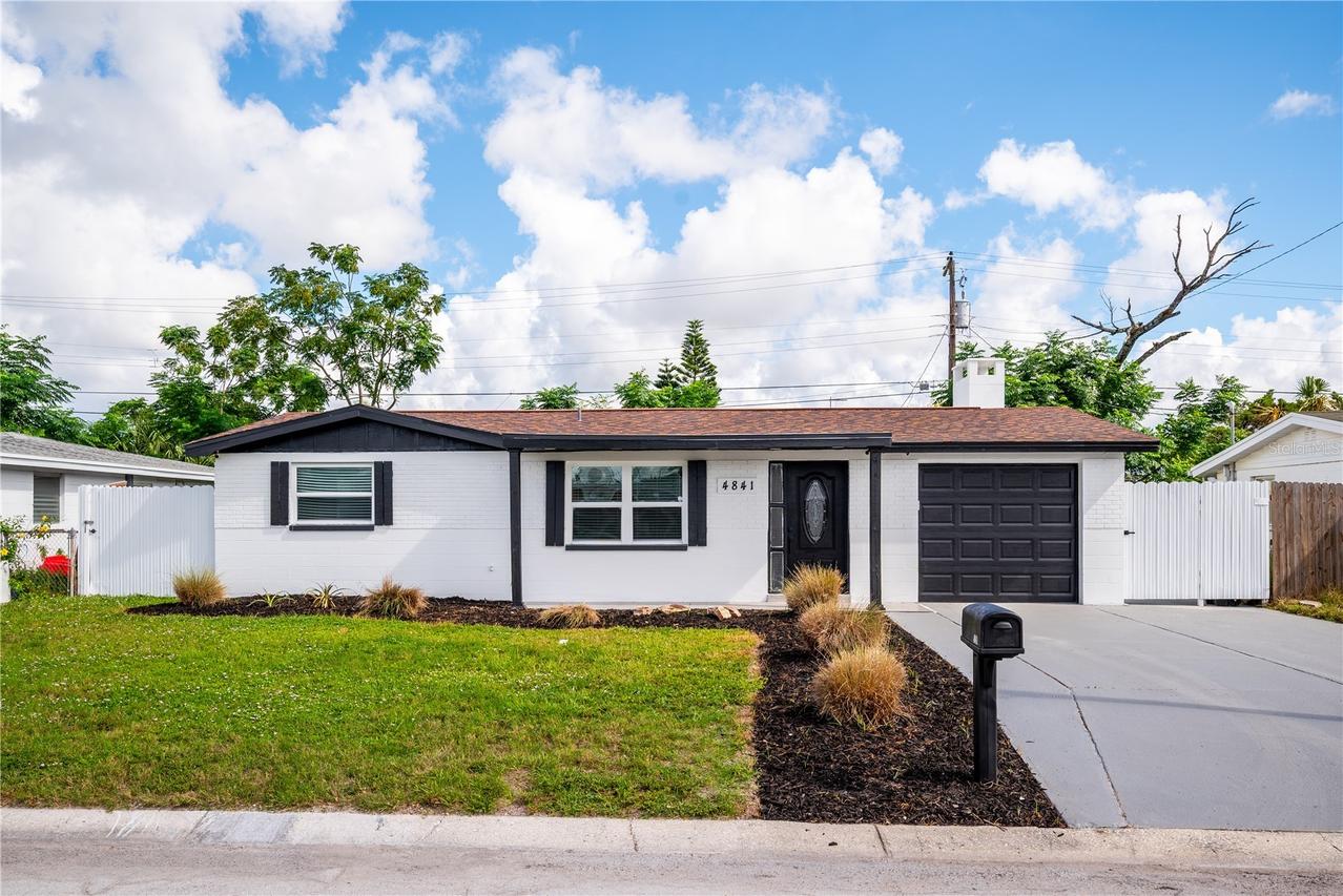 4841 Zodiac Ave., Holiday, FL 34690