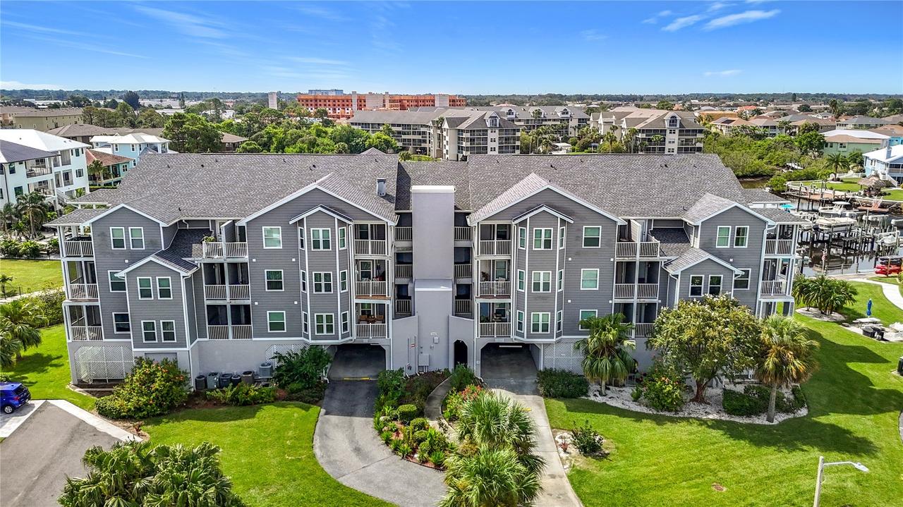 5722 Biscayne Ct. #304, New Port Richey, FL 34652