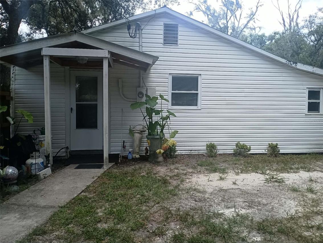 112 Husek St., Masaryktown, FL 34604