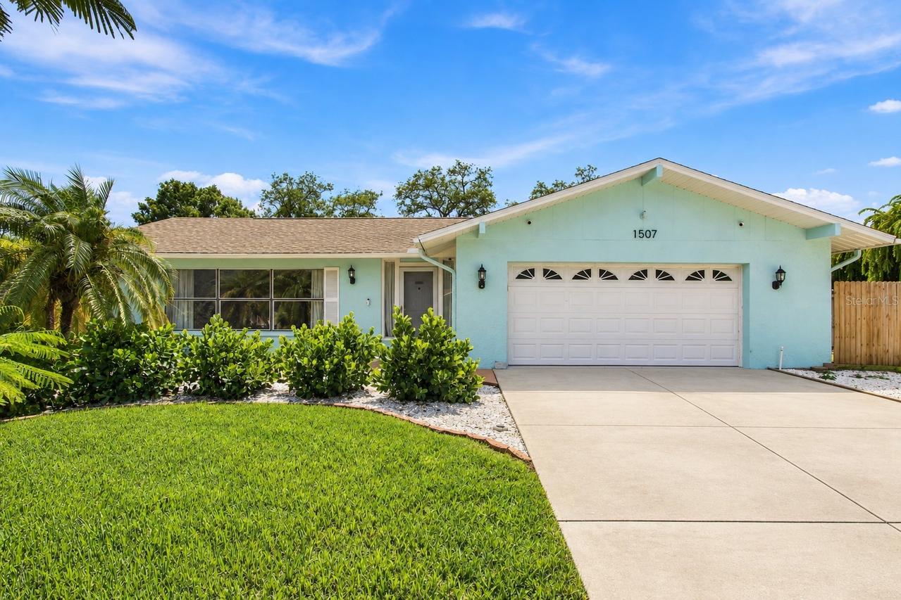 1507 Poinsettia Ave., Tarpon Springs, FL 34689