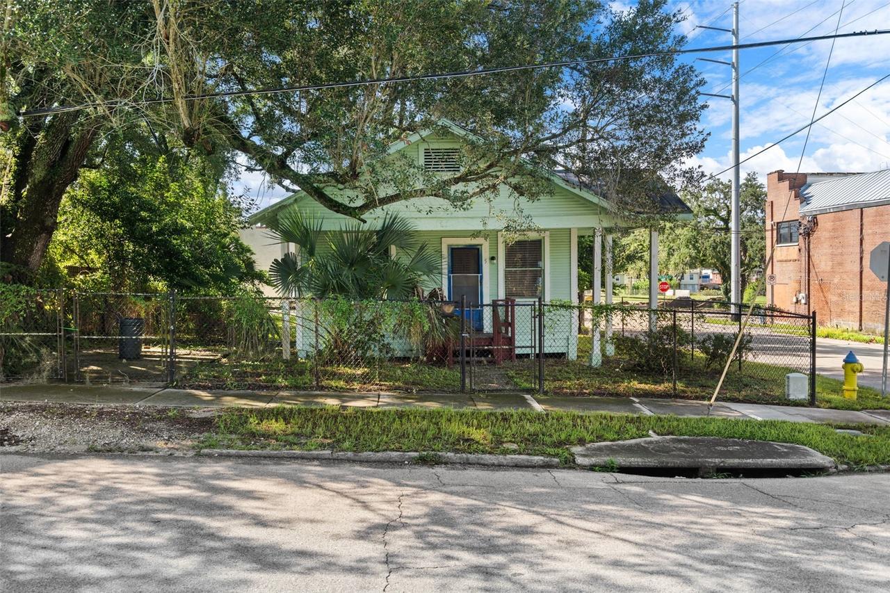 915 E Sitka St., Tampa, FL 33604