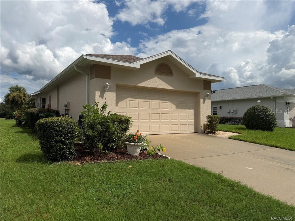 1802 W Shanelle Path, Lecanto, FL 34461