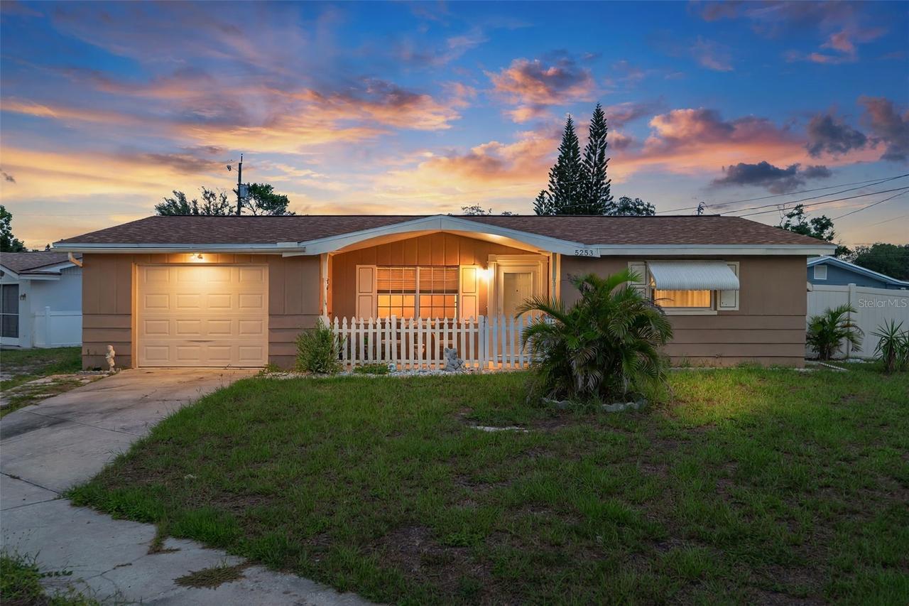 5253 Forest Hills Dr., Holiday, FL 34690