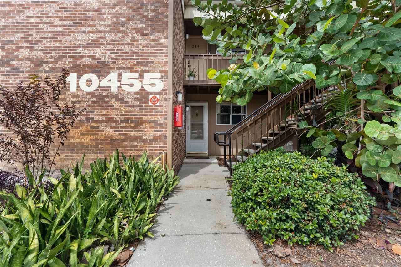 10455 Carrollbrook Ct. #114, Tampa, FL 33618