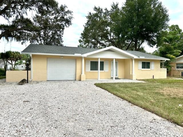 30820 Glenn Dr., Tavares, FL 32778