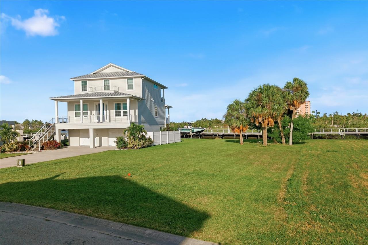 5807 Elisabethan Ln., New Port Richey, FL 34652