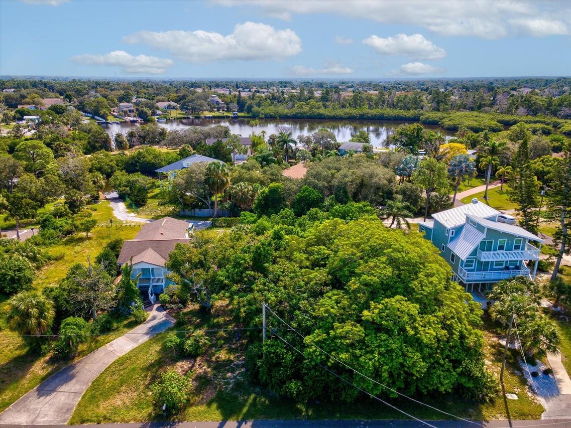 Bluff Blvd., Holiday, FL 34691
