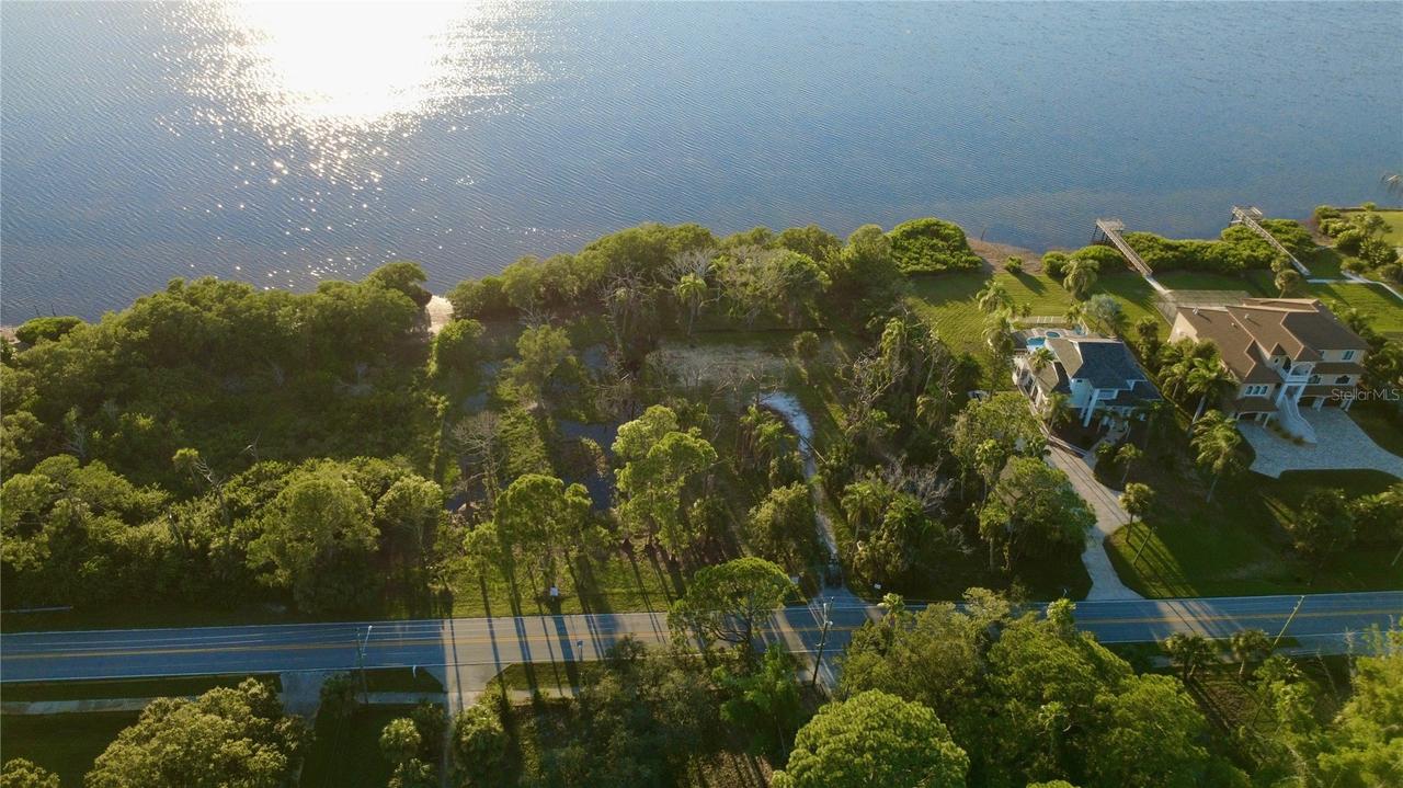 1018 S Florida Ave., Tarpon Springs, FL 34689