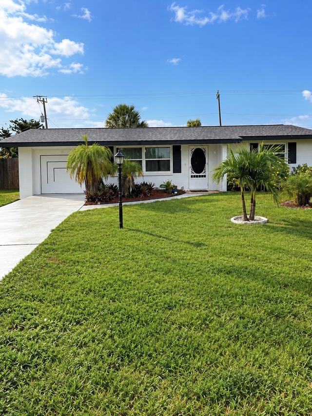 3159 Pinetree St., Port Charlotte, FL 33952