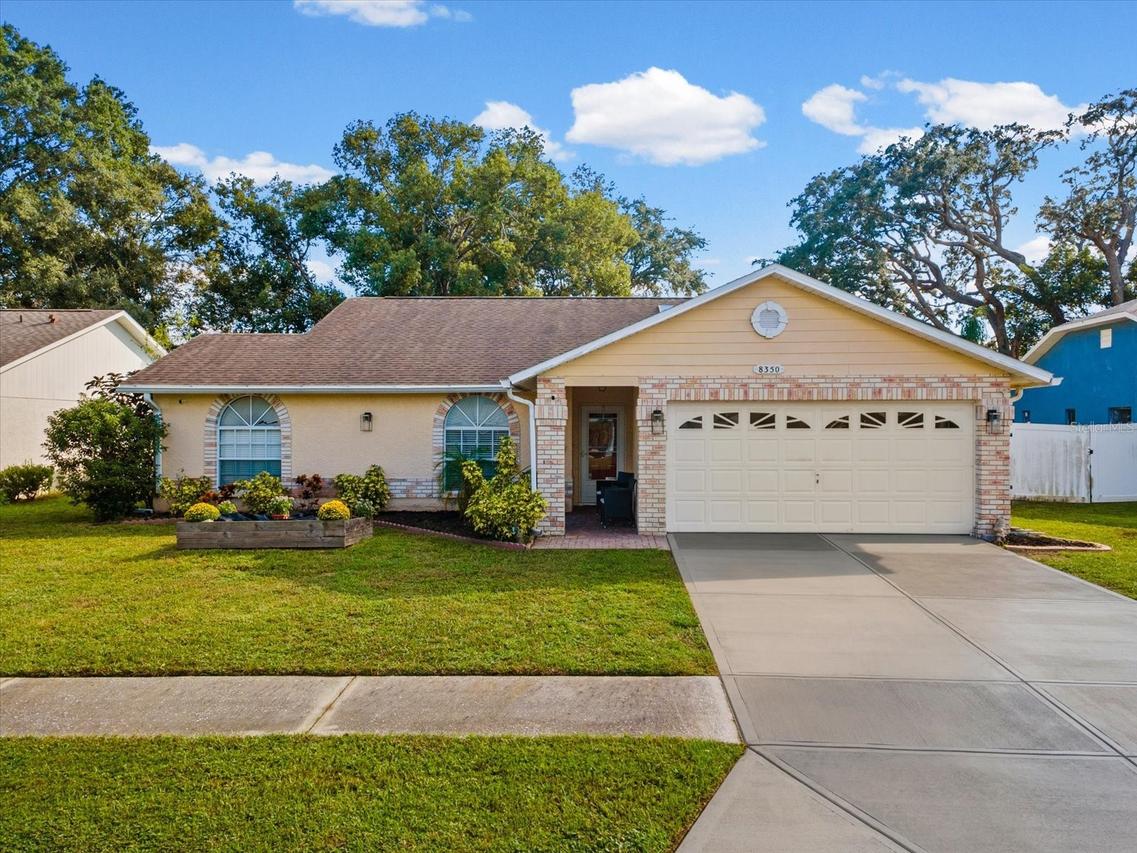 8350 Royal Hart Dr., New Port Richey, FL 34653