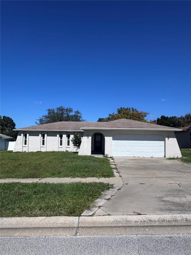 209 Leafwood Rd., Tarpon Springs, FL 34689