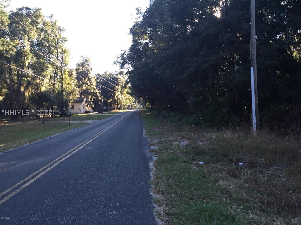 106 Saxonville Rd., Saint Helena Island, SC 29920