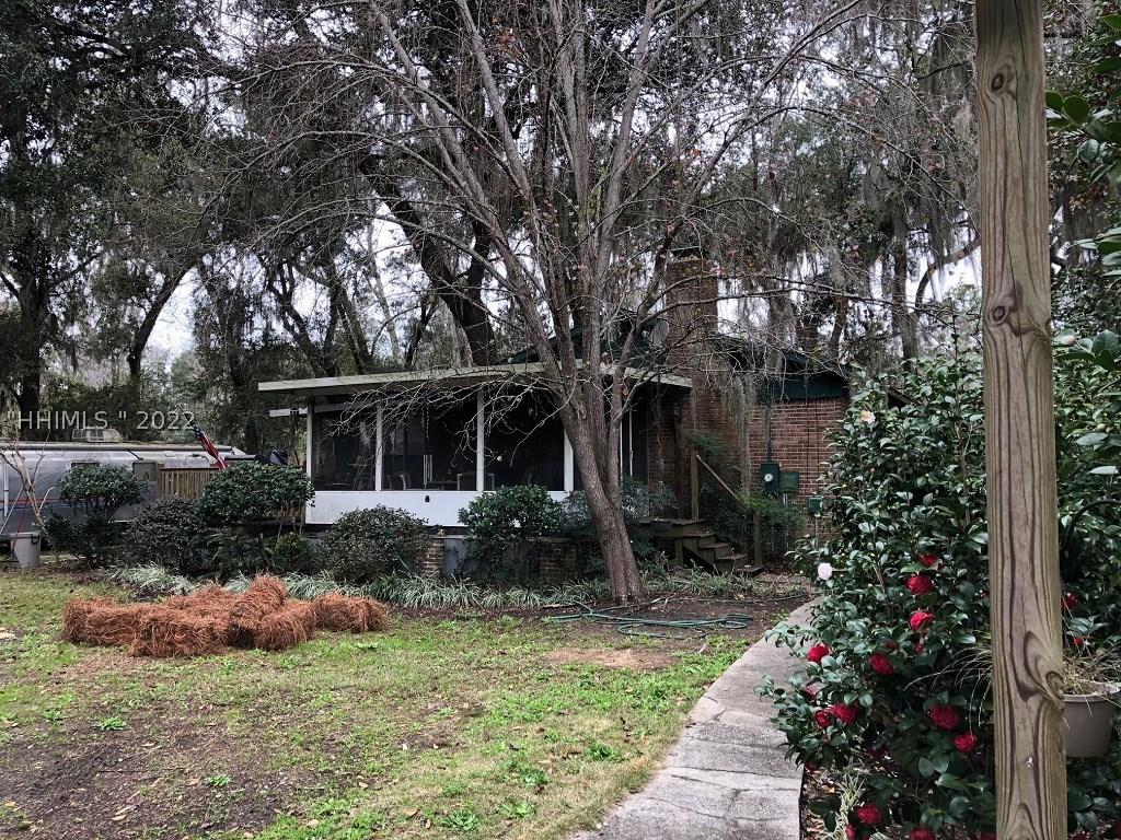 90 Confederate Ave., Bluffton, SC 29910