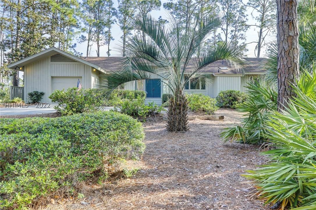 8 Gull Point Rd., Hilton Head Island, SC 29928