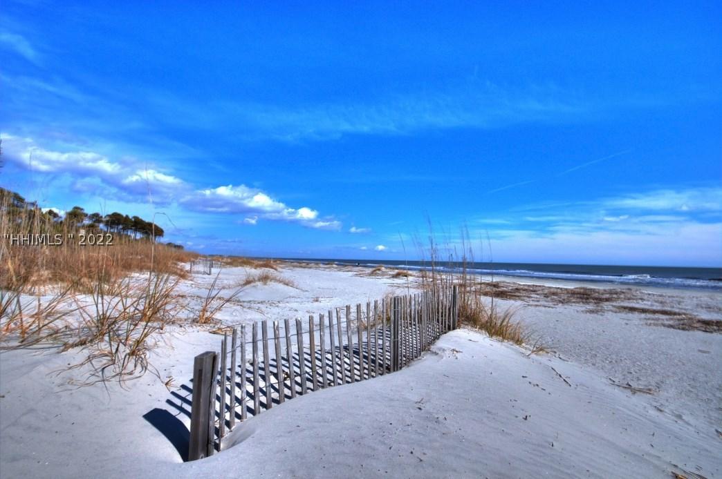 8 Periwinkle Ln., Hilton Head Island, SC 29928