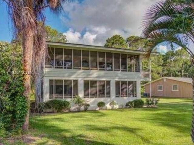 9 Periwinkle Ln, Hilton Head Island, SC 29928