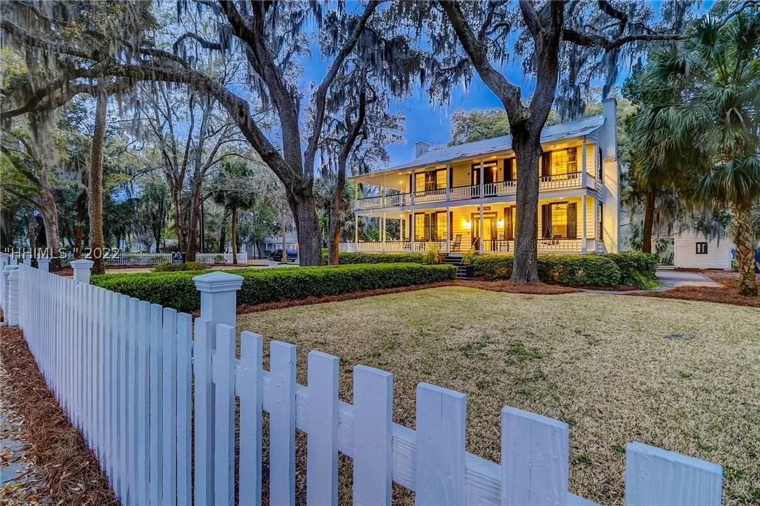82 Calhoun St., Bluffton, SC 29910