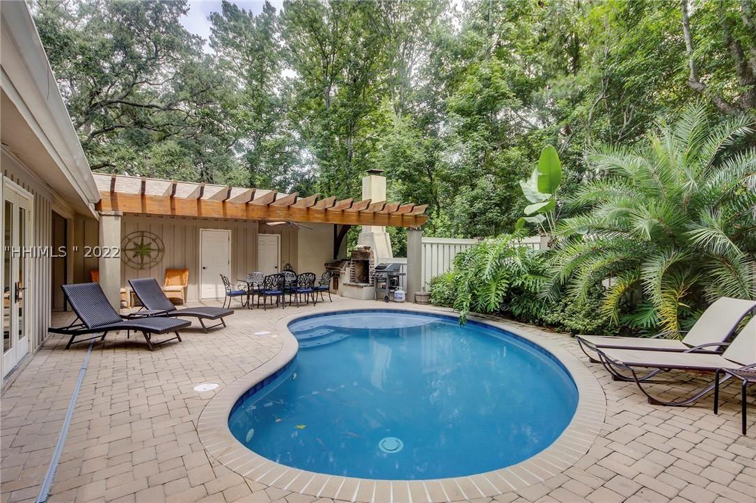 54 Folly Field Rd., Hilton Head Island, SC 29928