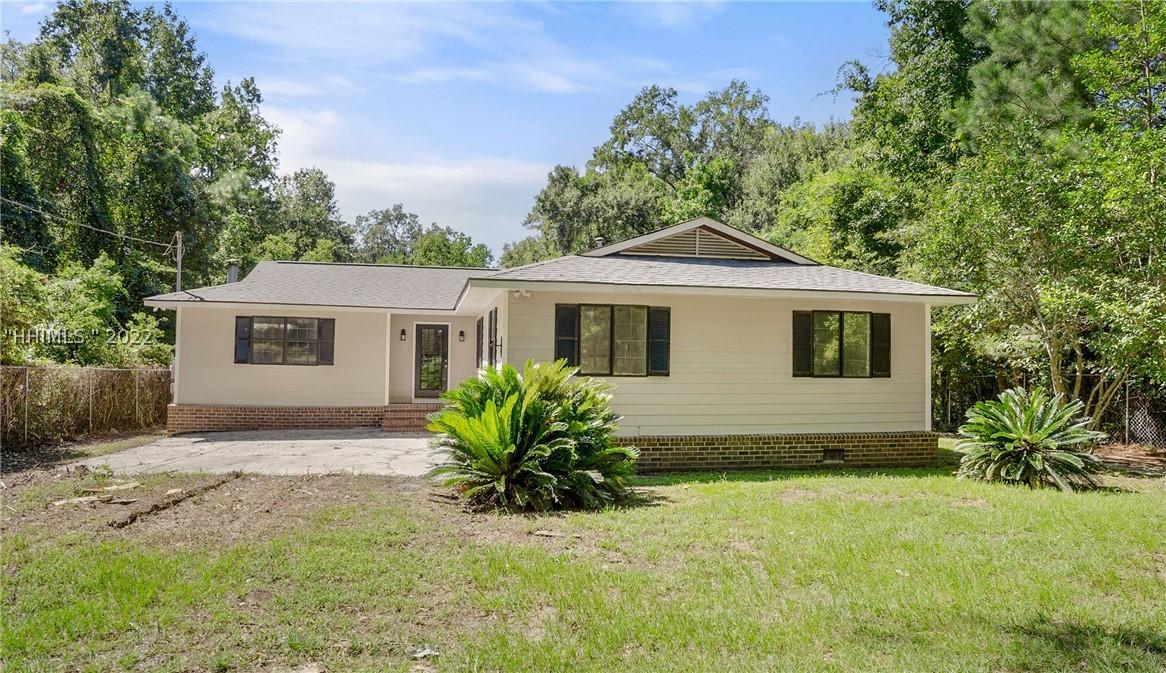 664 Wiggins Rd., Green Pond, SC 29446