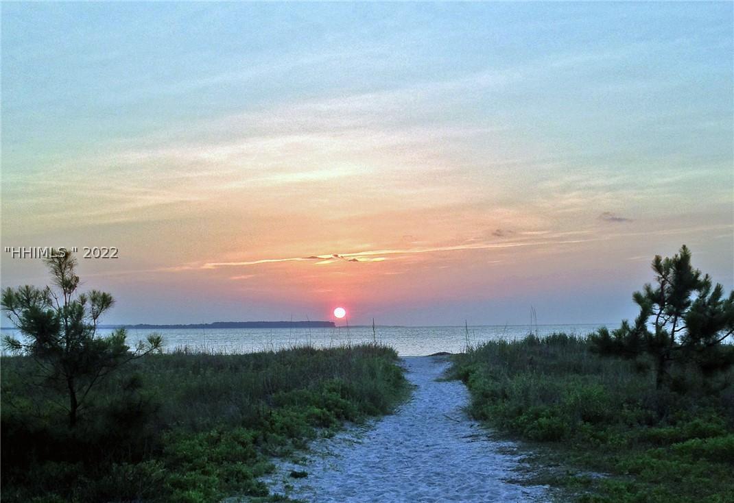 25 Deallyon Ave. #102, Hilton Head Island, SC 29928