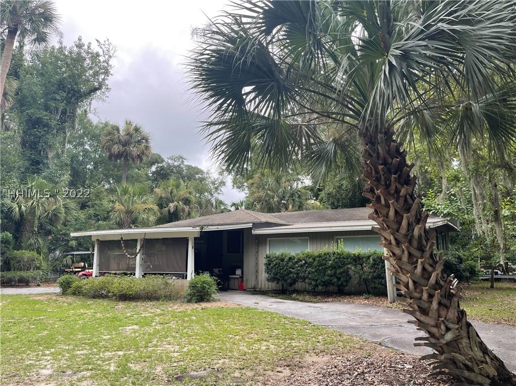 1 Dove St., Hilton Head Island, SC 29928
