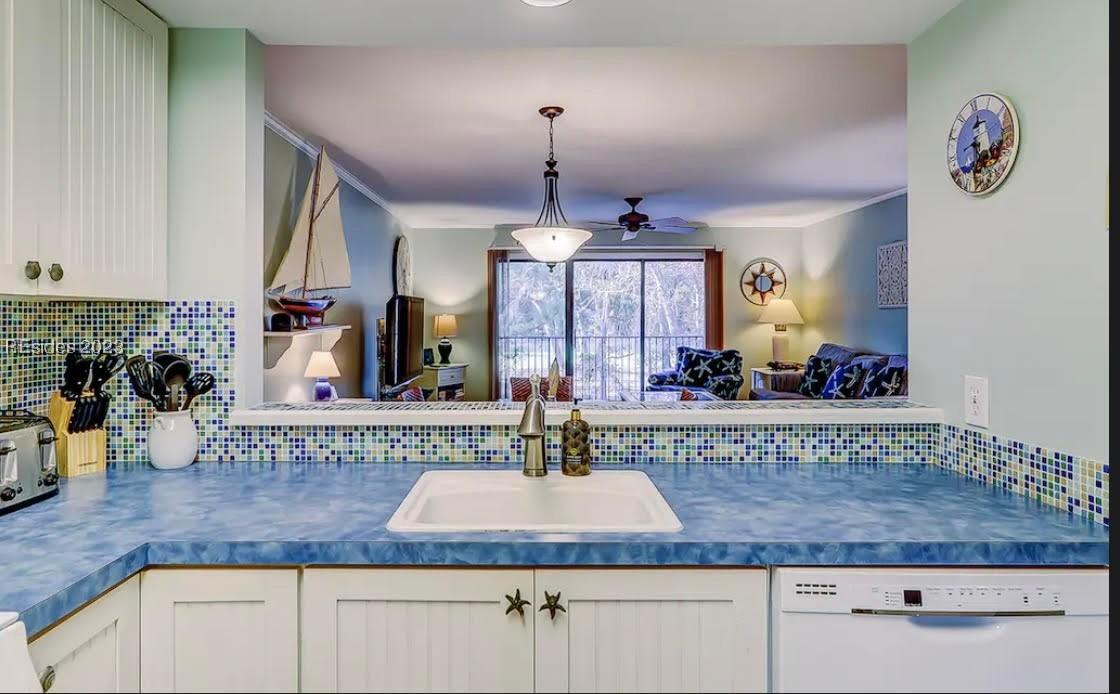 2 Wimbledon Ct. #205, Hilton Head Island, SC 29928