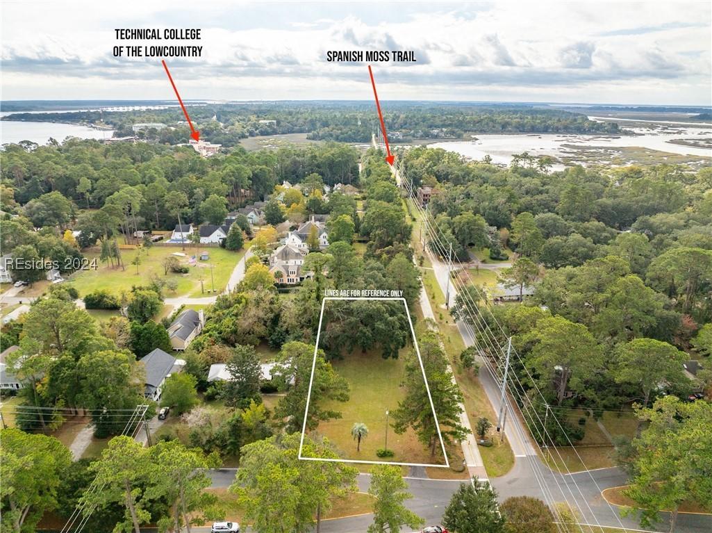 2422 Hermitage Rd., Beaufort, SC 29902