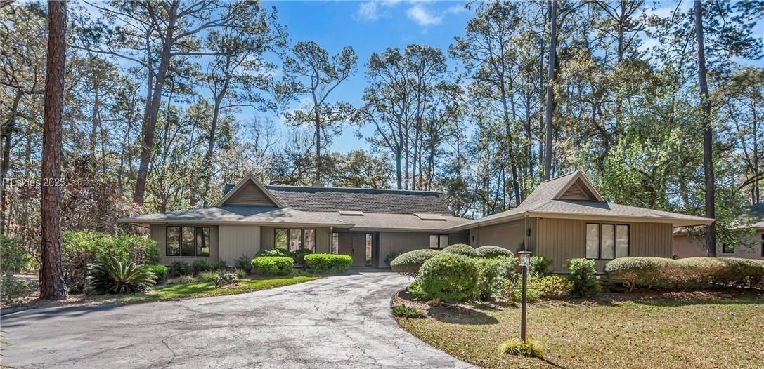 55 Gloucester Rd., Hilton Head Island, SC 29928