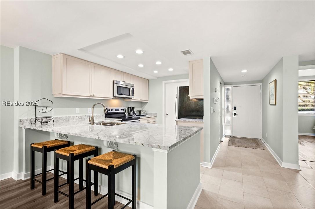21 S Forest Beach Dr. #220, Hilton Head Island, SC 29928