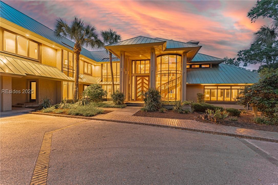 16 Oyster Shell Ln., Hilton Head Island, SC 29926